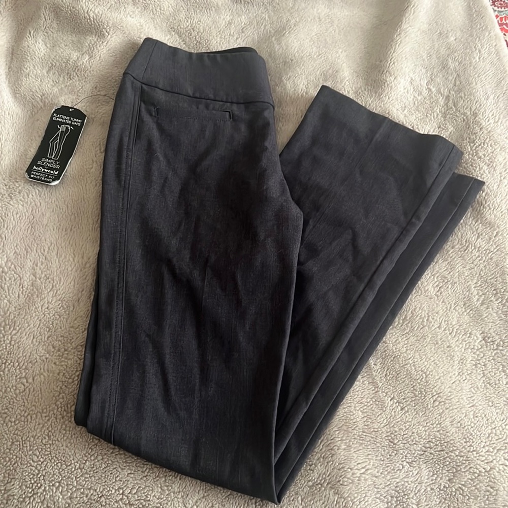 Hollywould grey dress slacks: Size: 3 (juniors bootcut) Brand New! Never worn.